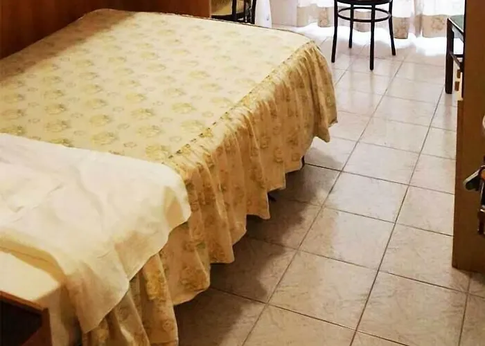 Sara Hotel *